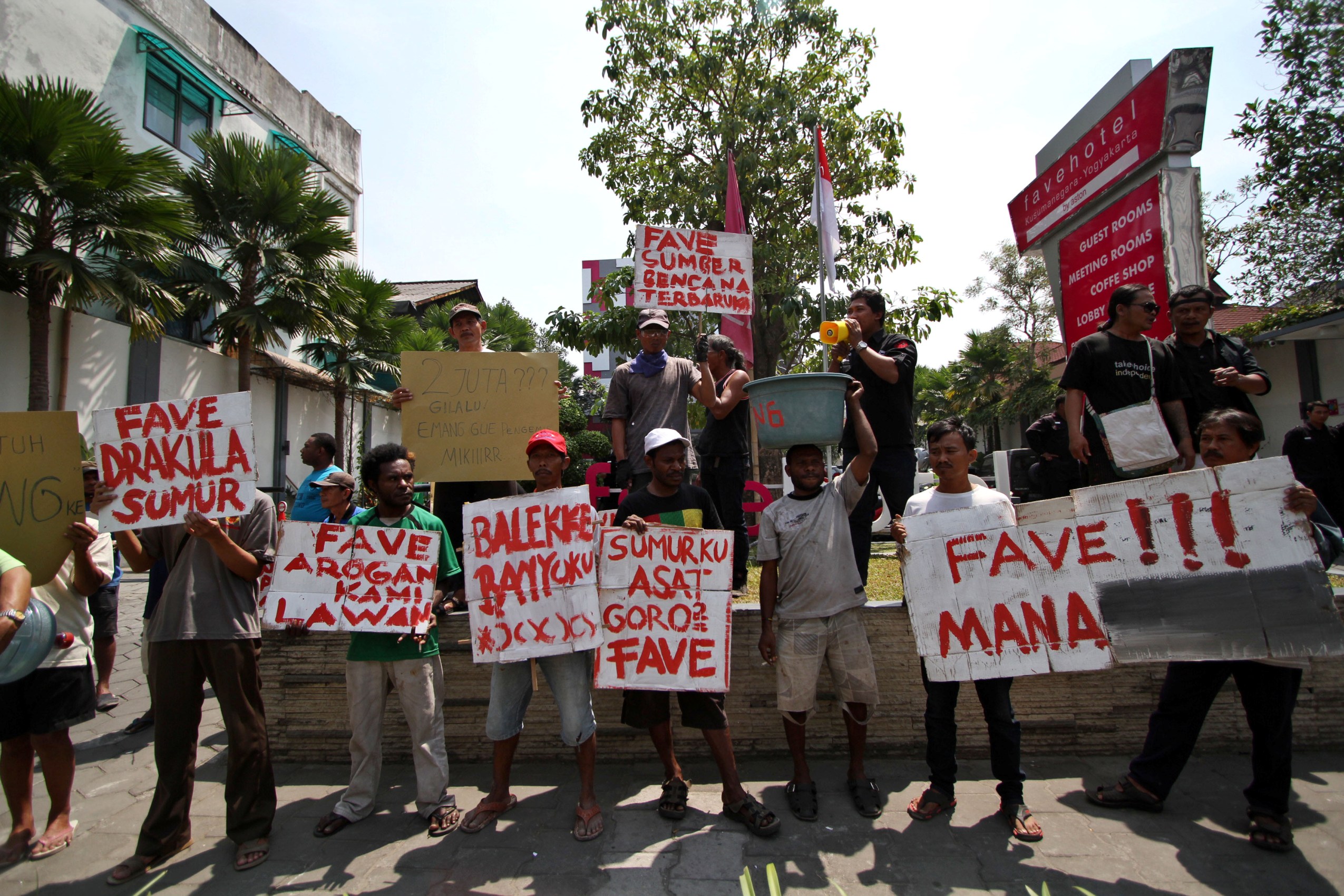 Demo Warga Miliran Yogyakarta Berita Daerah Demo Warga Miliran Yogyakarta Berita Daerah