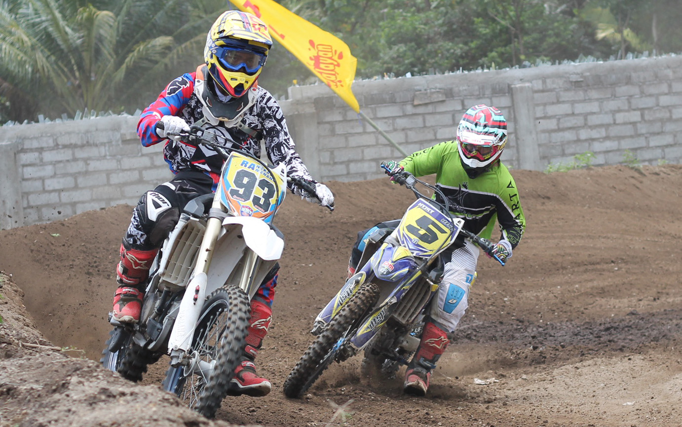 Kejuaraan Motor Cross Dua Putri Sirkuit Blitar Berita Daerah Kejuaraan Motor Cross Dua Putri Sirkuit Blitar Berita Daerah