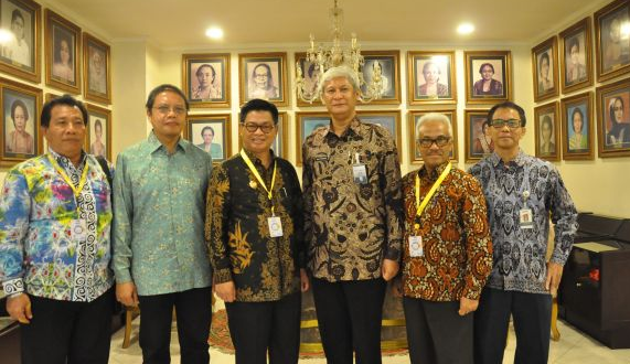 i Kawasan Industri dan Pelabuhan Internasional