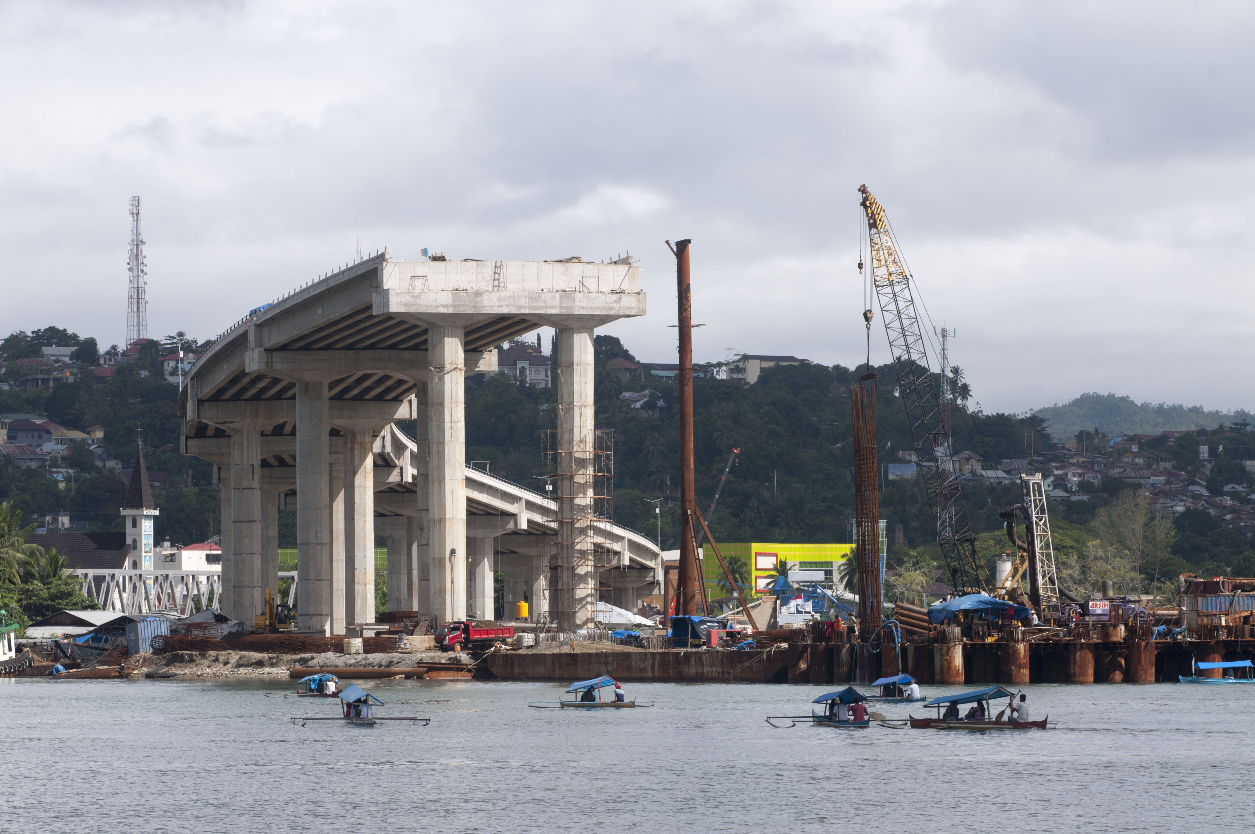 Gambar Jembatan Merah Putih Ambon Hari Resmi Beroperasi Gambar di ...