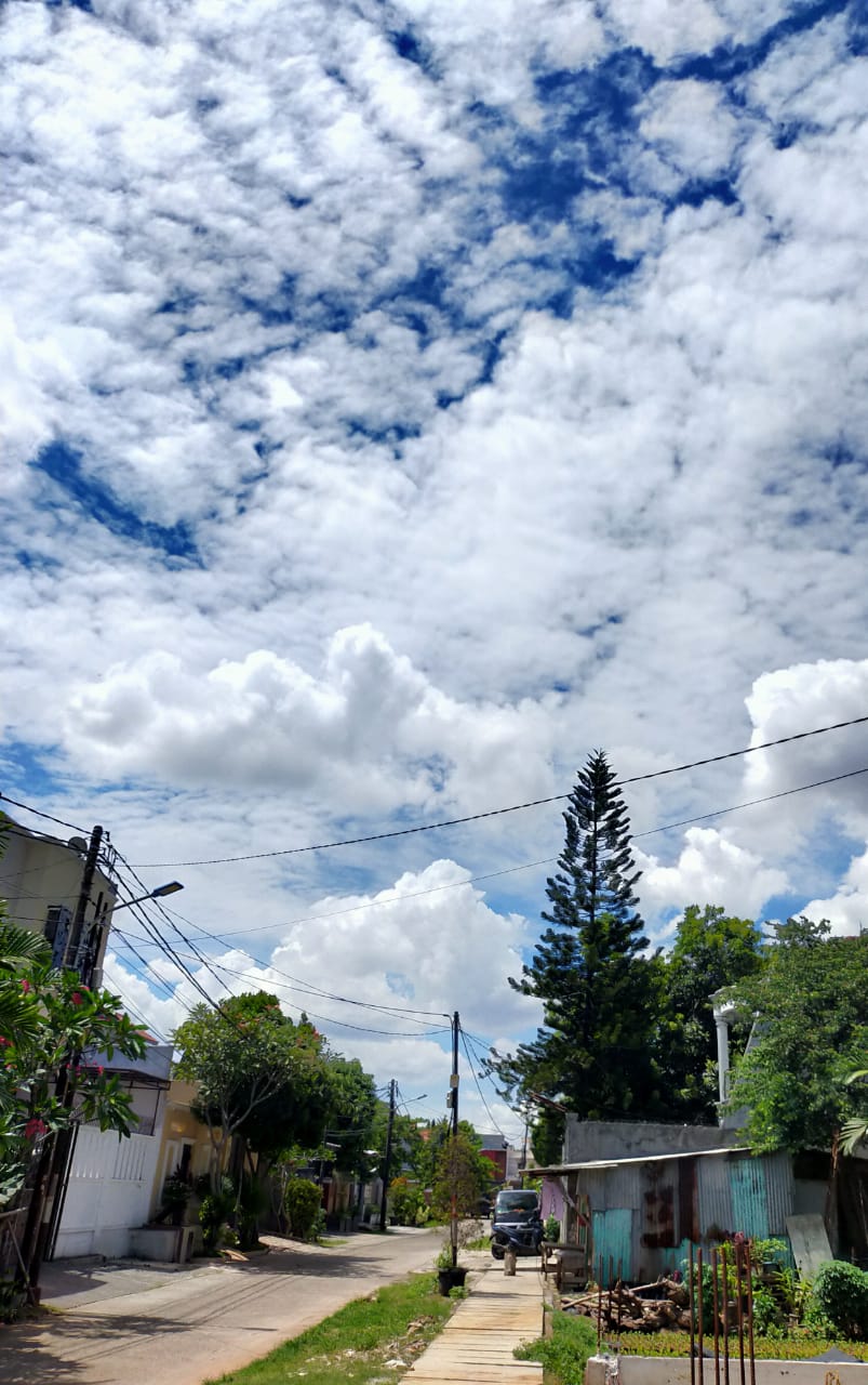 Indahnya Langit  Jakarta Siang  Ini Berita Daerah