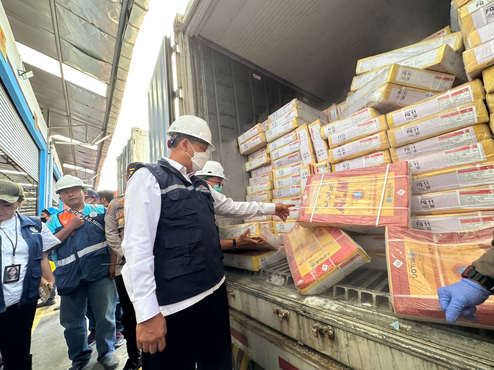 Jaga Stabilitas Harga, Bulog Impor Daging Kerbau Beku - Berita Daerah