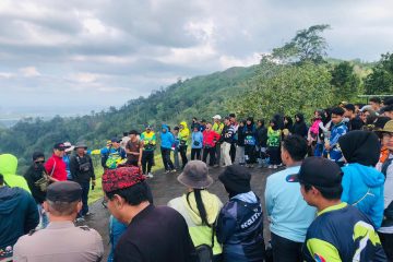 Sport tourism seperti paralayang ini merupakan salah satu cara kami untuk memperkenalkan potensi destinasi Gunung Menyan yang menyuguhkan keindahan lanskap gunung purba dari ketinggian," kata Bupati Banyuwangi, Ipuk Fiestiandani