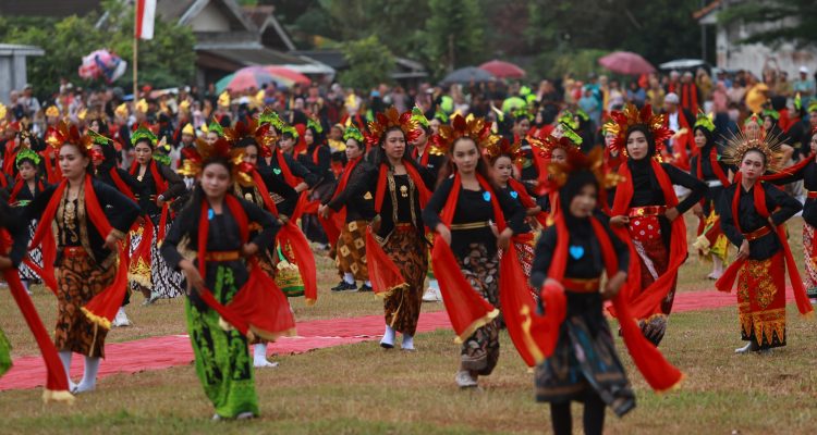 Desaku Berbeda Tapi Mesra