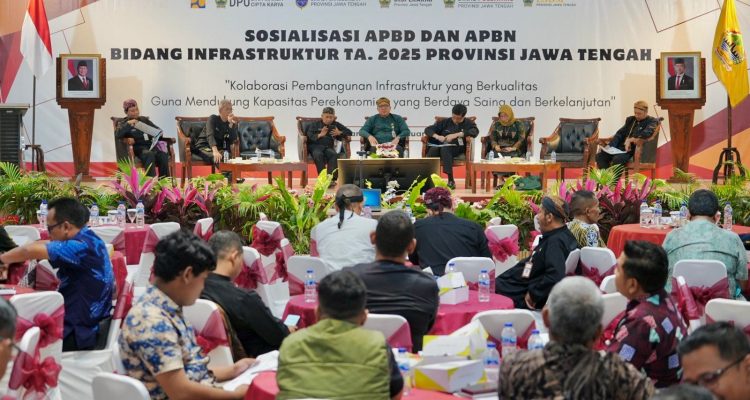 menjelang arus mudik dan arus balik Lebaran tahun ini, kondisi jalan di Jawa Tengah dalam kondisi siap. Menurutnya, ada kondisi jalan yang memang perlu dilakukan perbaikan serius, dan sebagian dilakukan tambal sulam.